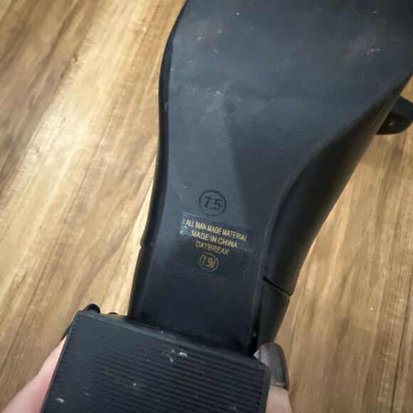 Delicious Daybreak Booties Black Size 7.5 - Picture 9 of 9